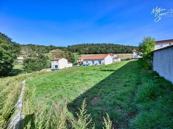 Terrain constructible dans un village convivial