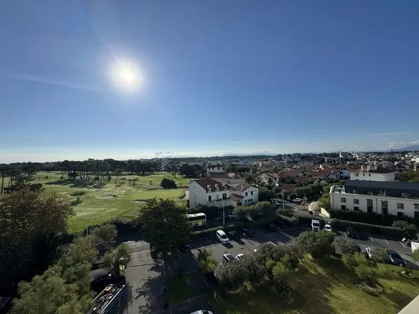 Charmant T2 dans le Quartier imperial, vue sur le golf du Phare.