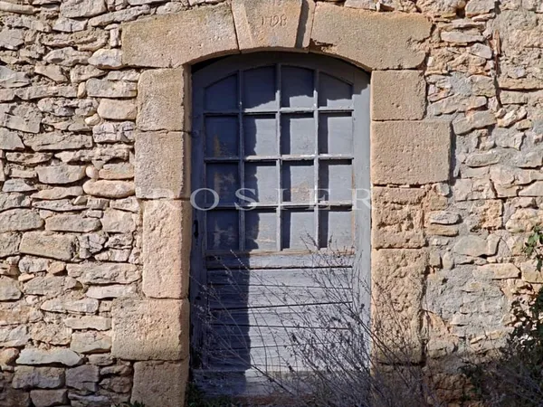 Propriété d'exception à rénover - Ferme en pierre avec vue sur le Luberon