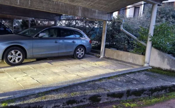 Parking 8 m²