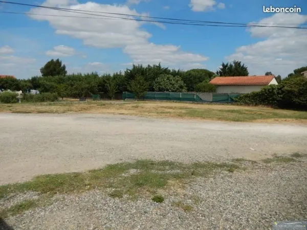 Hangar pour activité professionnelle et de rapport
