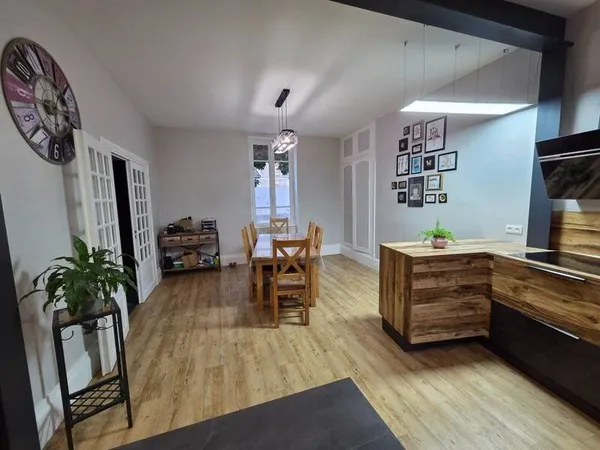 Maison 12 pièces 209 m²