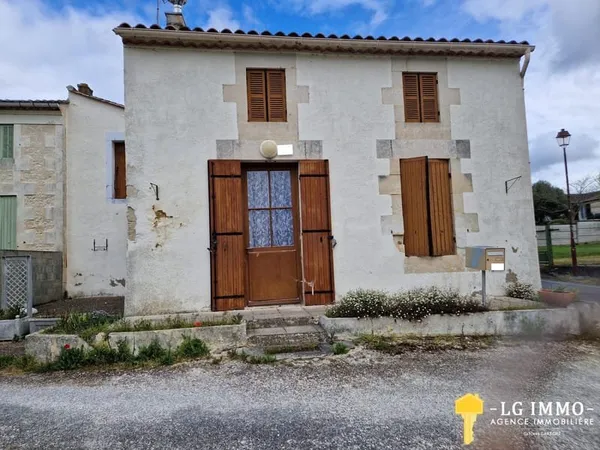 Maison de village 70 m2 plain-pied , 1 chambre et dépendance