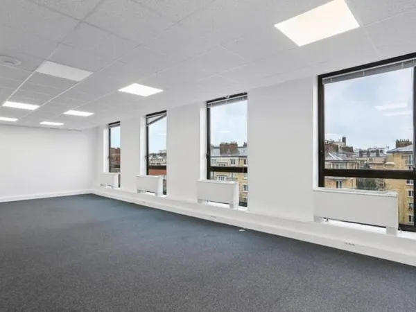 Bureaux 484 m²