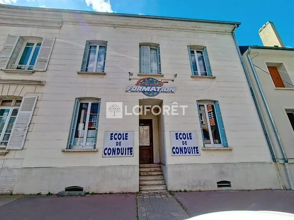 Local commercial Évreux 54m²
