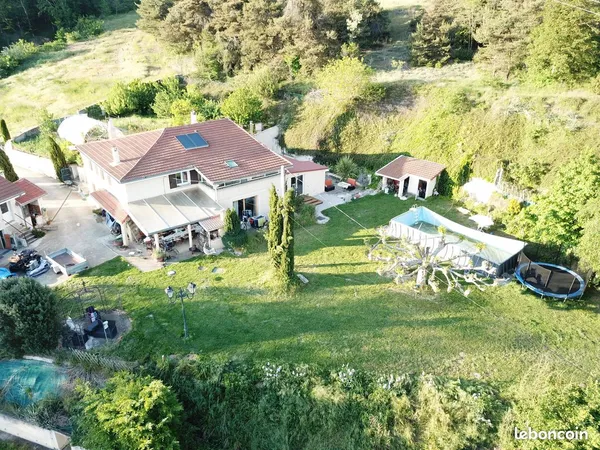 Propriété 4ch+ 2 Ch appart neuf. Aucun vis à vis