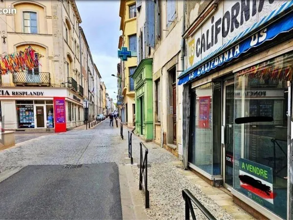 Immeuble, fond de commerce / 1 appartement T3