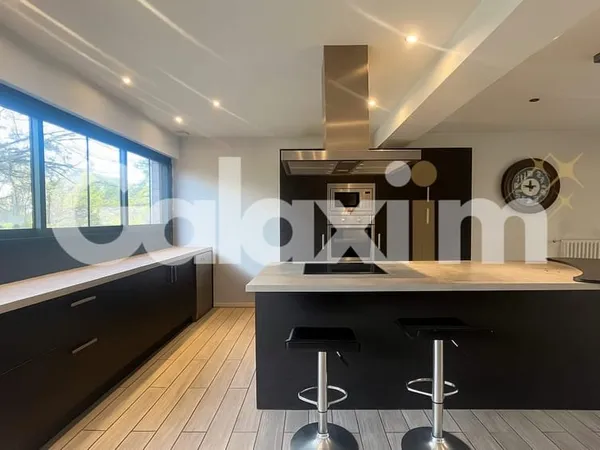 Maison 5 pièces 150 m²