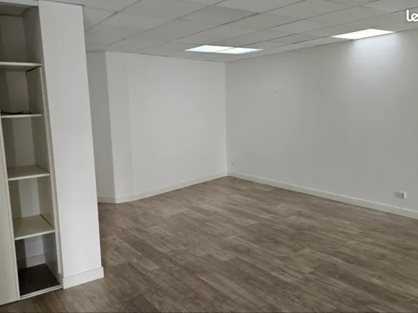 Commerce Location Saint-Lyphard  50m² 660€