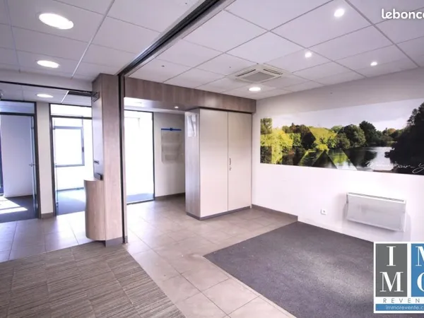 Local 176 m² Mehun-sur-Yèvre