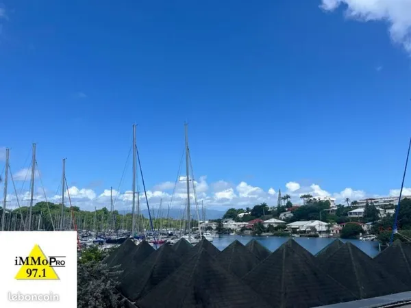 Local commercial 143 m²