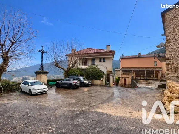 Maison 13 pièces 402 m²