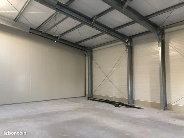 Niort La Crèche entrepôt 94 m2