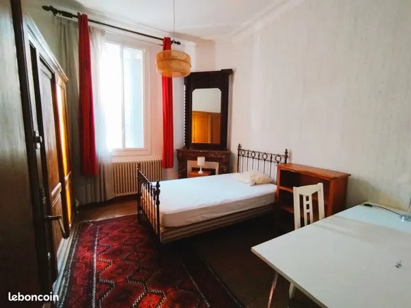 Chambre meublée grande coloc Bordeaux bail individuel dispo
