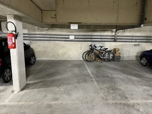 Place de parking en sous-sol