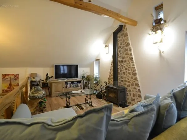 Ensemble immobilier 1 maison et 2 appartements neufs