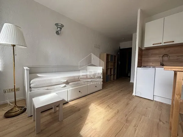 Orleans - PROCHE PONT DE L EUROPE - Studio meublé de 20 m2