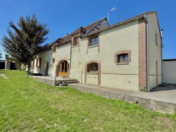 Maison 8 pièces 240 m²