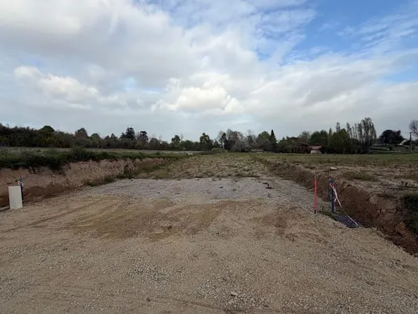 Terrain 1705 m²