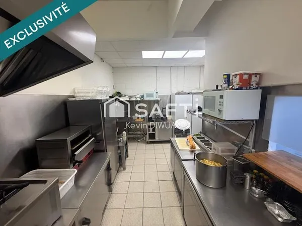 Commerce 77 m²