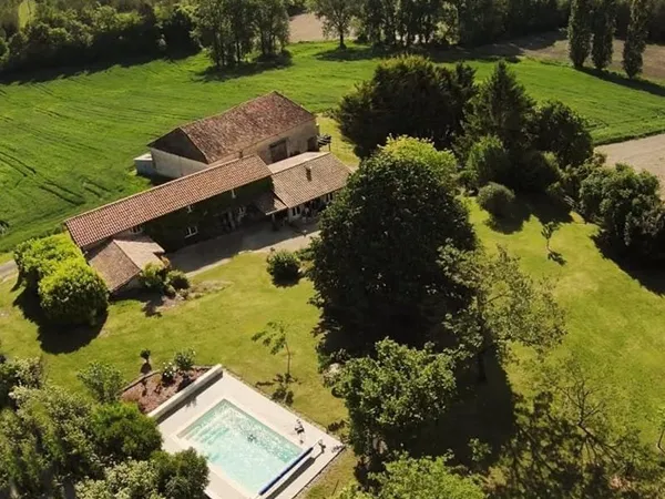 Maison Avec Piscine Allemans 8 pièce(s) 205 m2