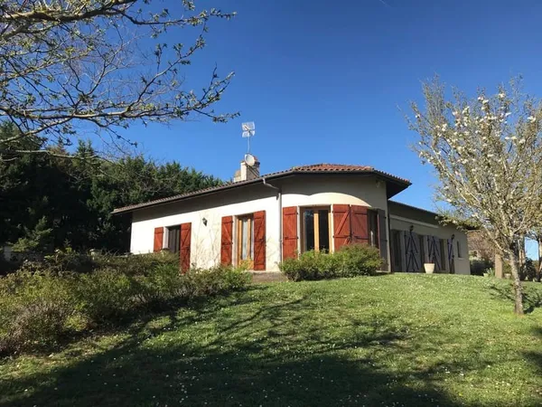 Belle villa traditionnelle T6