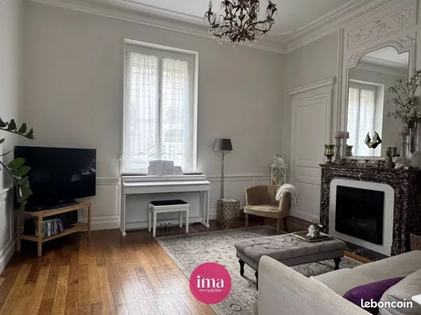Maison 7 pièces 151 m²