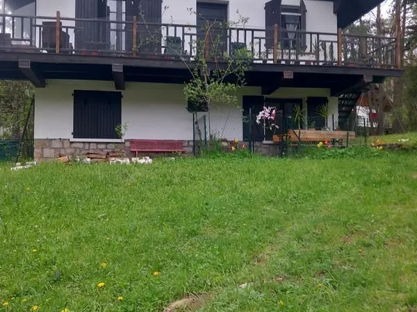 Chambre meublee et privee dans un chalet a la montagne