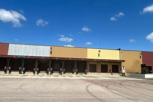 Location Local d'activités 8 434 m²