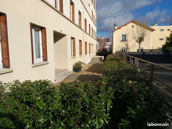 Appartement 51 m2 T2 avec garage, cave en centre-ville de Colombes