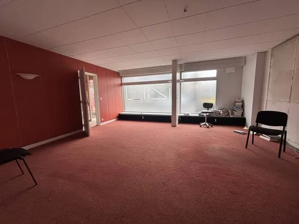 Local 102 m²