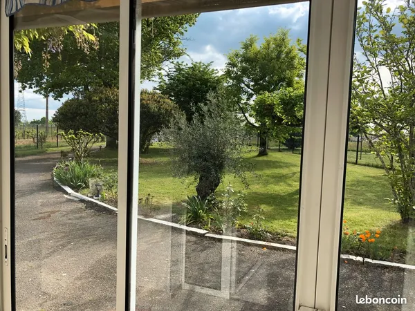 Maison a louer avec jardin et garage