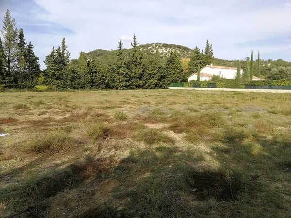 SAINT PAUL TROIS CHÂTEAUX - Terrain à bâtir viabilisé de 148
