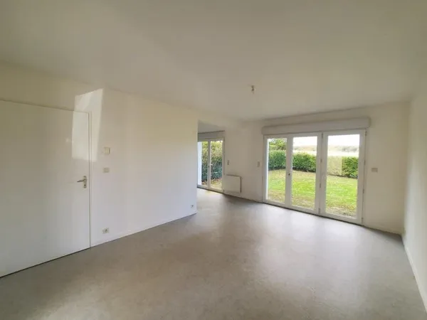 MAISON T3 A 500 DU BOURG AVEC JARDIN ET GARAGE