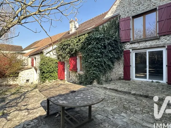 Maison 8 pièces 245 m²