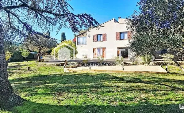Maison 7 pièces 225 m²