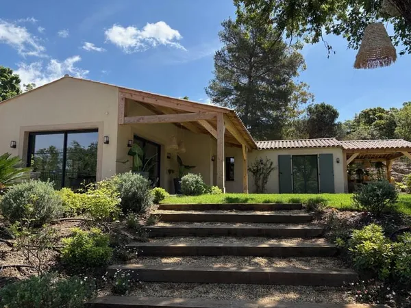 15 mn de Saint Tropez Villa | 5 pièces | Rénovée