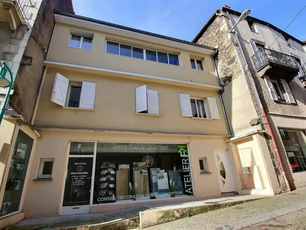 ROYAT , bel appartement en duplex avec grande terrasse