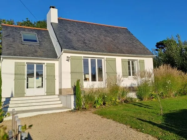 LOCATION MEUBLEE à l'année - 3 Chambres + Jardin Clos