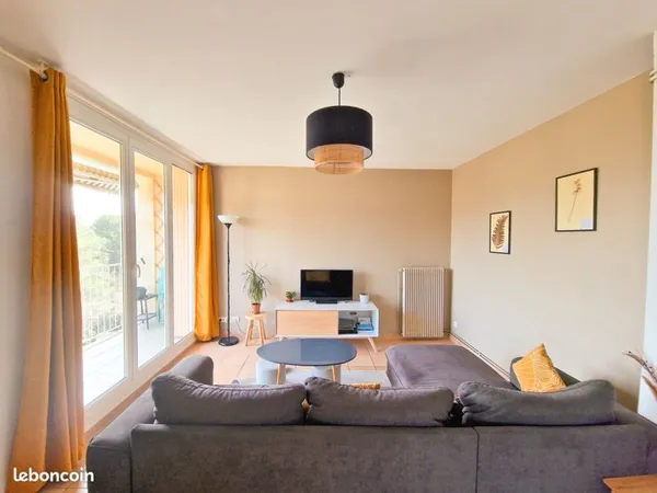 Appartement T3 traversant 70 m² avec vue Sainte-Victoire - transformable T4