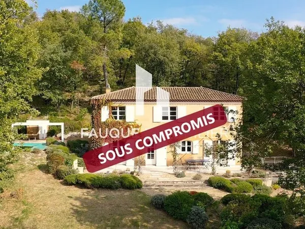 Maison familiale avec piscine et grand terrain