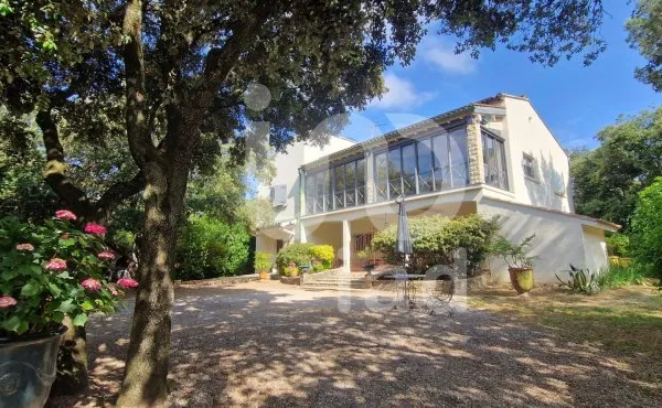 Maison 11 pièces 250 m²