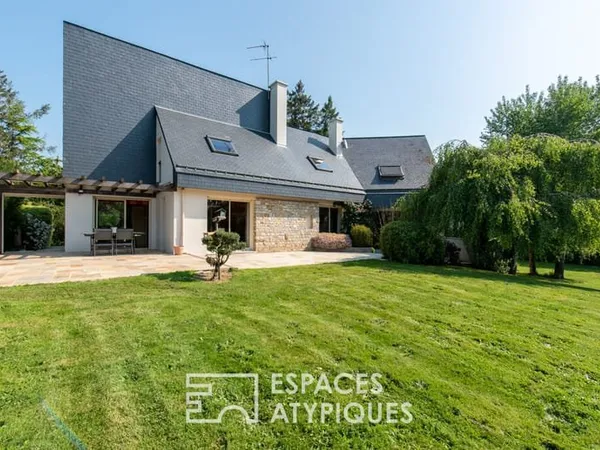 Maison d'architecte Seventies à quinze minutes au Sud de Rennes