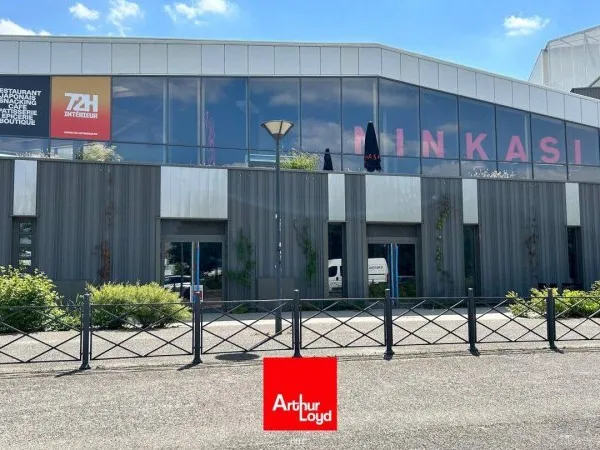 Local commercial 755 m²