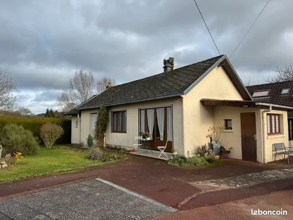 Ensemble de deux maisons sur une seule propriété le tout bâti sur env 850 m2