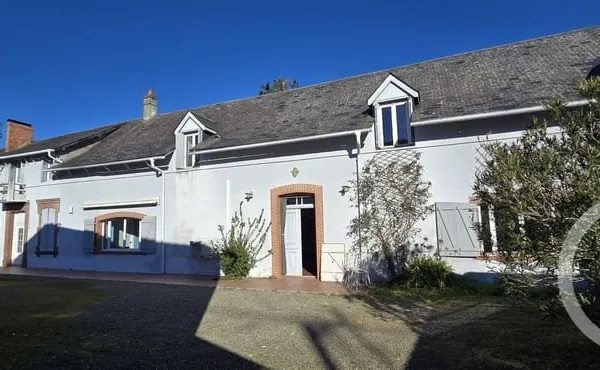 Maison 7 pièces 381 m²