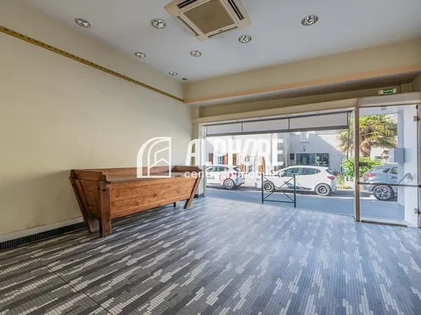 Murs commerciaux libres - Haute-Indre à 20 min de Nantes - 90m²