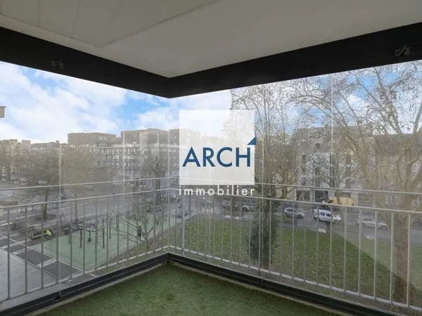 Rare à la vente : T3 de 68 m² exposé Sud - Mail François