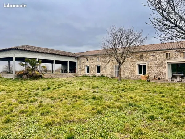 Longère 10 pièces 470 m²