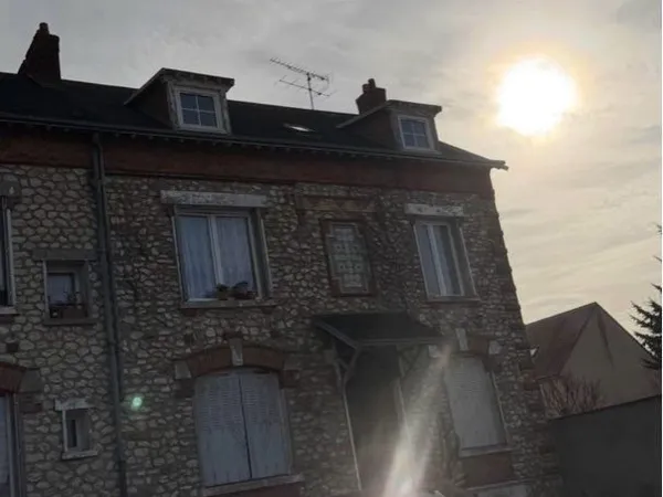 Studio 27 m² rénové + parking privé - Résidence sécurisée